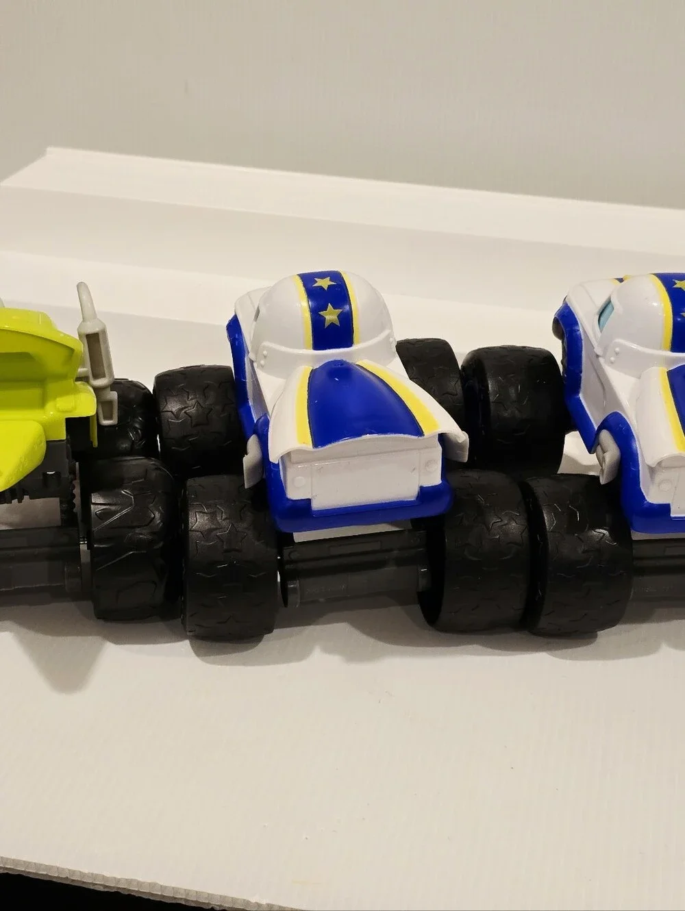 Blaze and the Monster Machines XL Truck Set READ